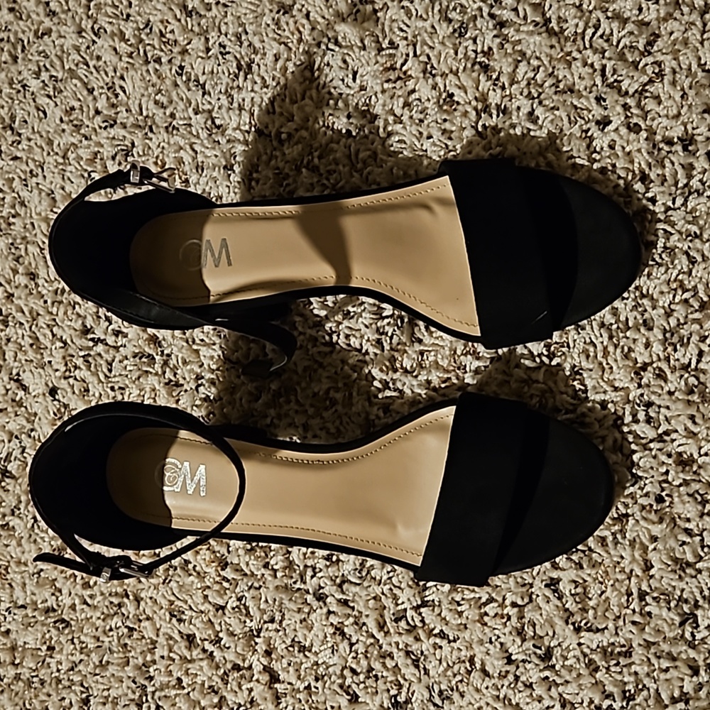 Strappy sandals block heal